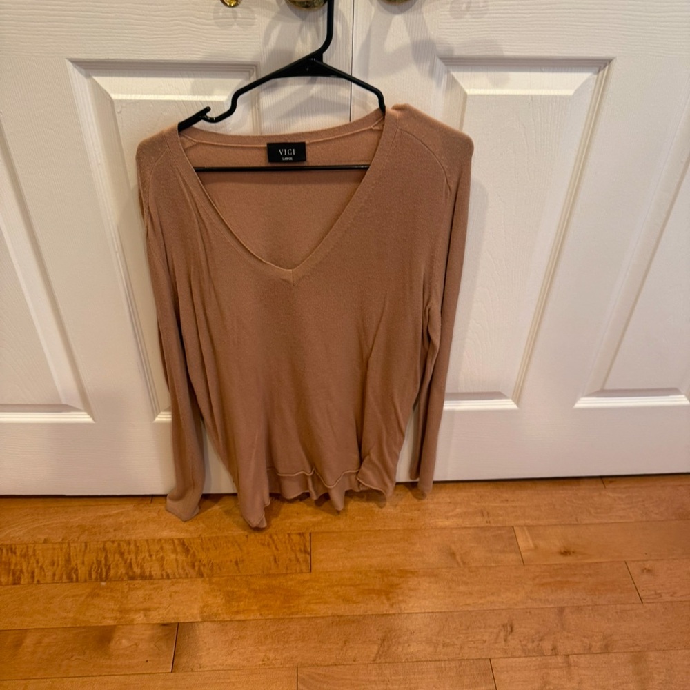 VICI woman’s Large side zip camel color long sleeve sweater